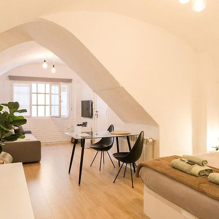 Casa Besalu Estudio En El Centro Del Pueblo المظهر الخارجي الصورة